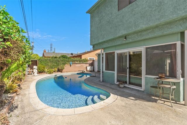 10253 Angell, Downey, CA 90242