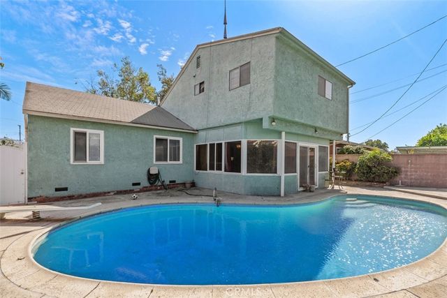 10253 Angell, Downey, CA 90242
