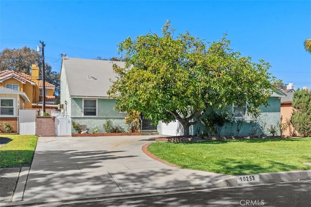 10253 Angell, Downey, CA 90242