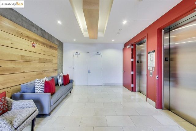 311 Oak St 337, Oakland, CA 94607