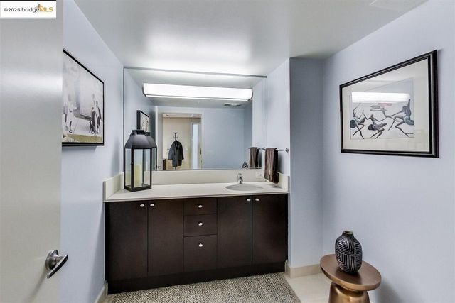 311 Oak St 337, Oakland, CA 94607