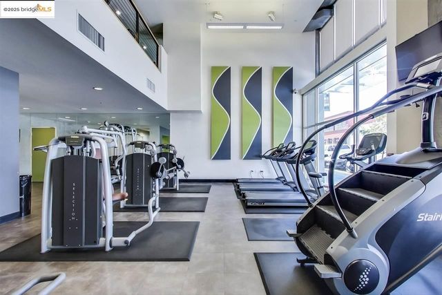 311 Oak St 337, Oakland, CA 94607