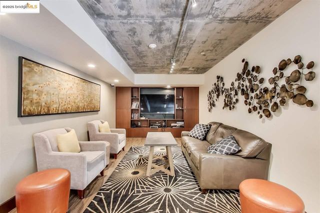 311 Oak St 337, Oakland, CA 94607