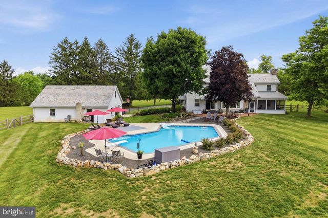 86 WHITES MILL RD, Green Lane, PA 18054