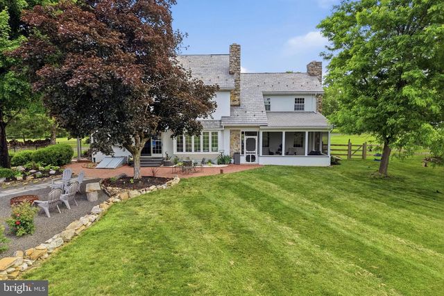 86 WHITES MILL RD, Green Lane, PA 18054