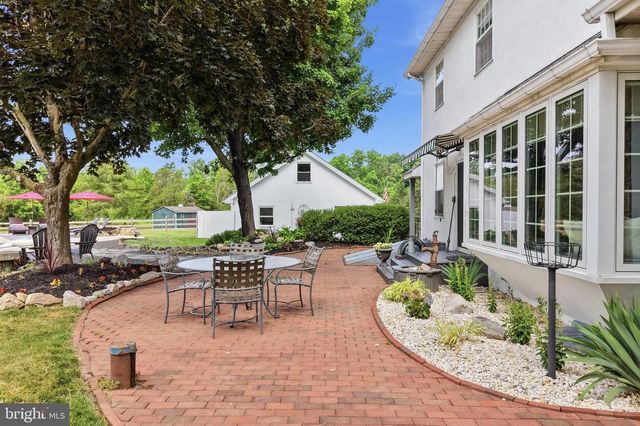 86 WHITES MILL RD, Green Lane, PA 18054