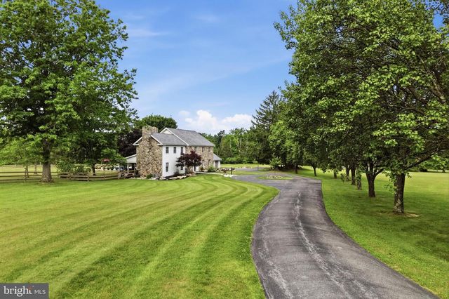 86 WHITES MILL RD, Green Lane, PA 18054
