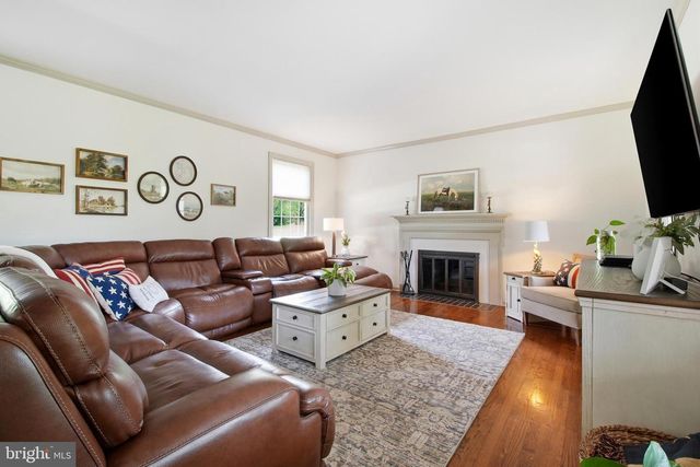 86 WHITES MILL RD, Green Lane, PA 18054