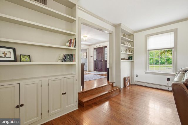 86 WHITES MILL RD, Green Lane, PA 18054