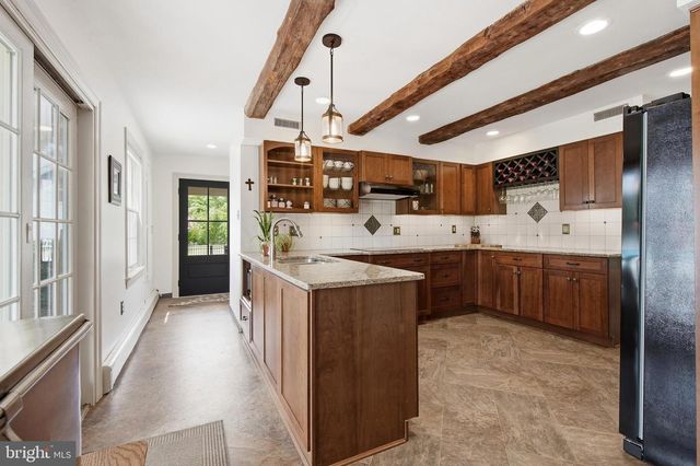 86 WHITES MILL RD, Green Lane, PA 18054