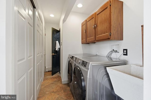 86 WHITES MILL RD, Green Lane, PA 18054