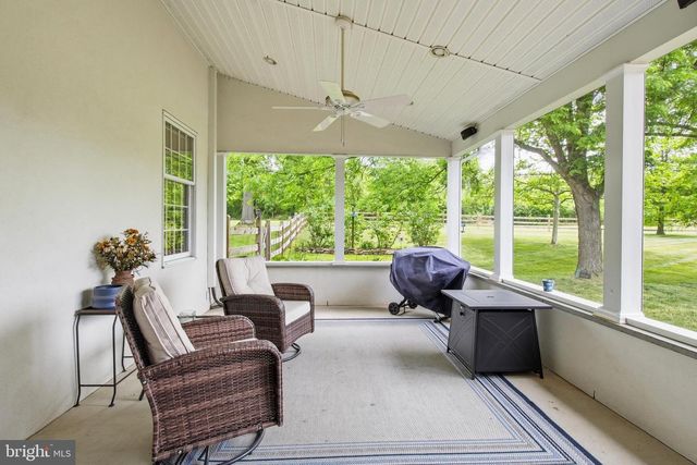 86 WHITES MILL RD, Green Lane, PA 18054