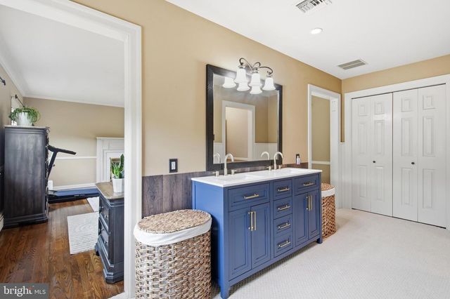 86 WHITES MILL RD, Green Lane, PA 18054
