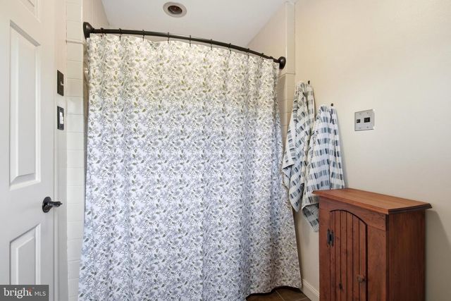 86 WHITES MILL RD, Green Lane, PA 18054
