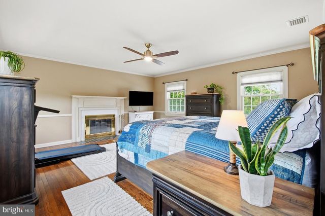 86 WHITES MILL RD, Green Lane, PA 18054