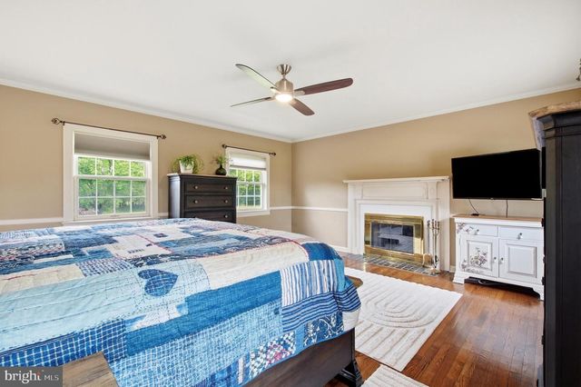 86 WHITES MILL RD, Green Lane, PA 18054