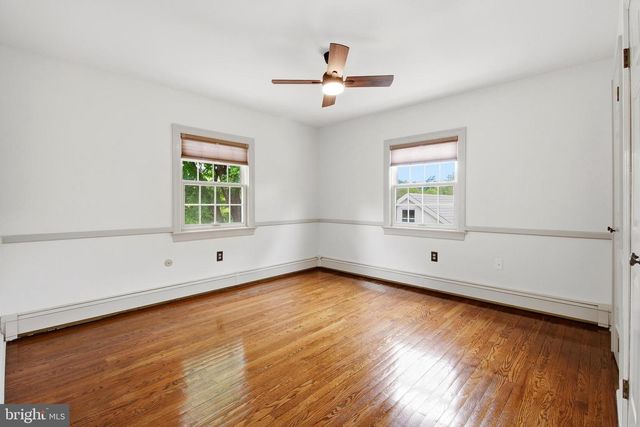 86 WHITES MILL RD, Green Lane, PA 18054