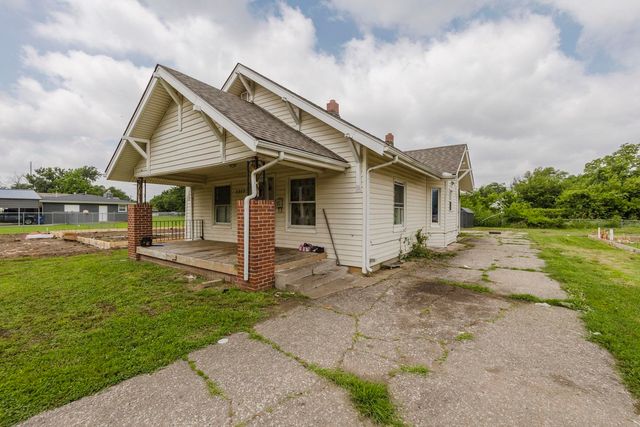 1317 N Madison Ave., Wichita, KS 67214