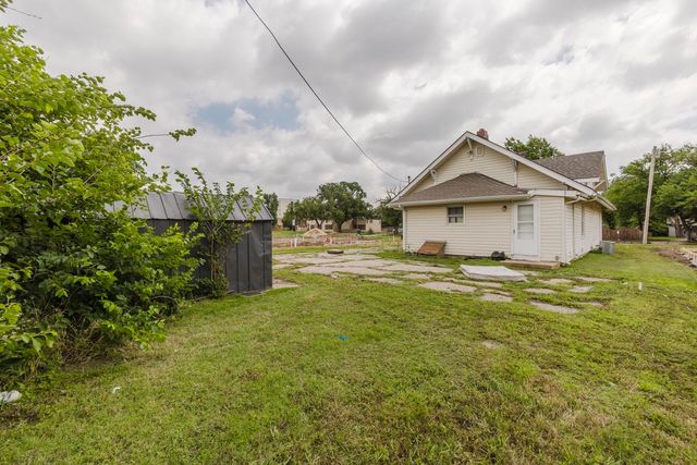 1317 N Madison Ave., Wichita, KS 67214