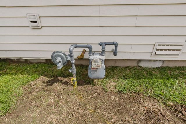 1317 N Madison Ave., Wichita, KS 67214
