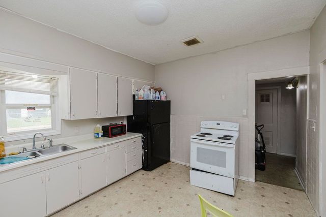 1317 N Madison Ave., Wichita, KS 67214