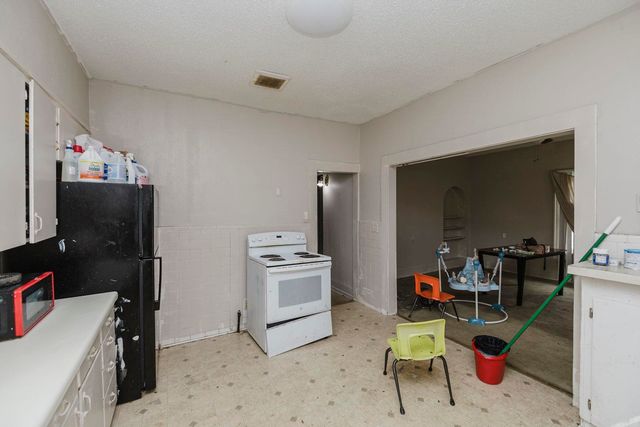 1317 N Madison Ave., Wichita, KS 67214