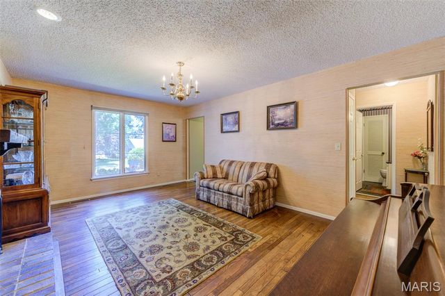 15328 Golden Rain Drive, Chesterfield, MO 63017