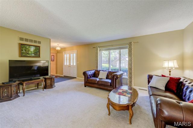 15328 Golden Rain Drive, Chesterfield, MO 63017
