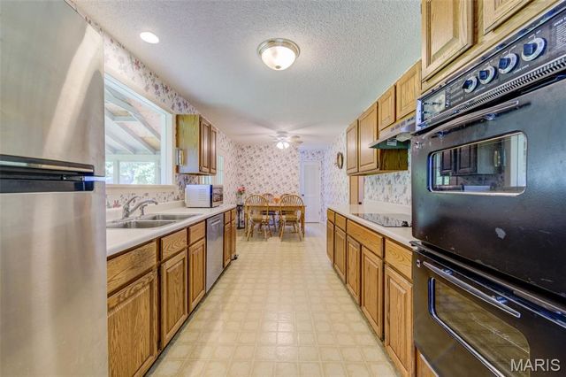 15328 Golden Rain Drive, Chesterfield, MO 63017
