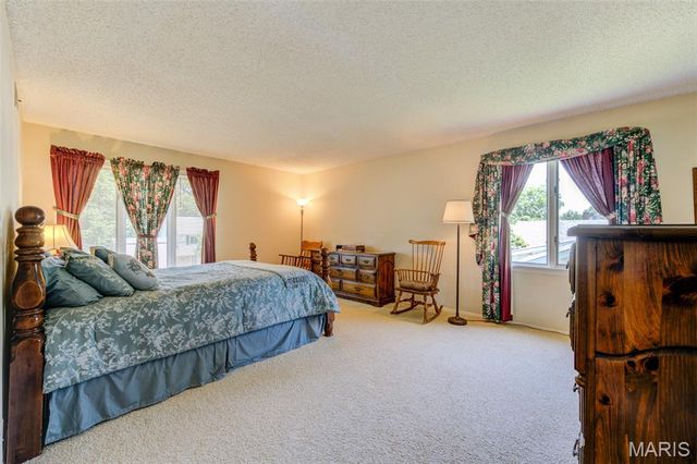 15328 Golden Rain Drive, Chesterfield, MO 63017