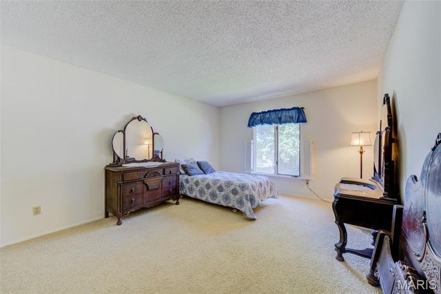 15328 Golden Rain Drive, Chesterfield, MO 63017