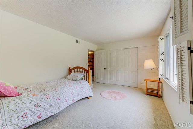 15328 Golden Rain Drive, Chesterfield, MO 63017