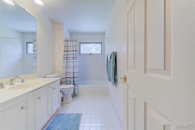 15328 Golden Rain Drive, Chesterfield, MO 63017