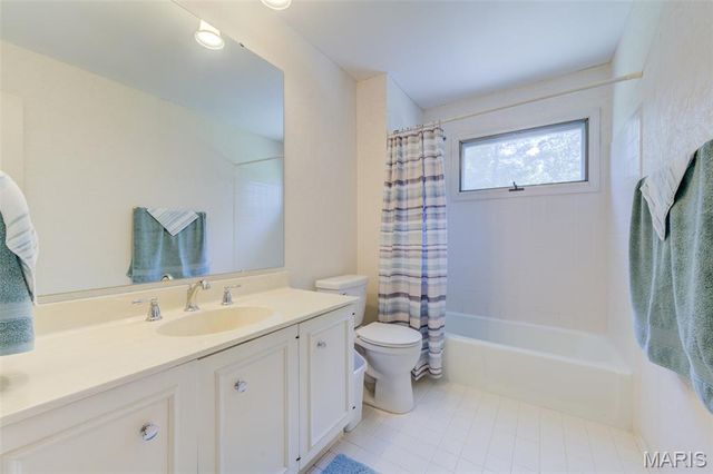 15328 Golden Rain Drive, Chesterfield, MO 63017