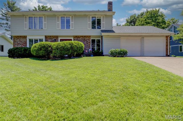 15328 Golden Rain Drive, Chesterfield, MO 63017