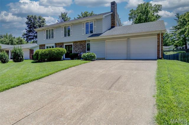 15328 Golden Rain Drive, Chesterfield, MO 63017