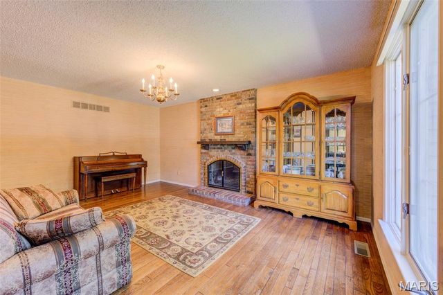 15328 Golden Rain Drive, Chesterfield, MO 63017