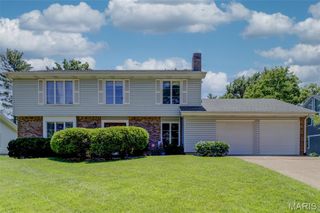 15328 Golden Rain Drive, Chesterfield, MO 63017