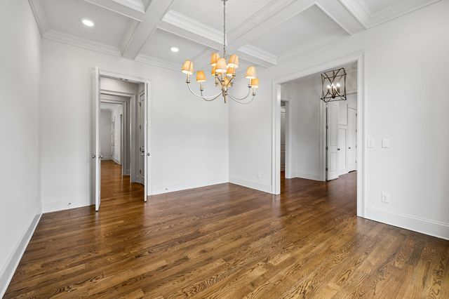 4040 Russellwood Dr, Nashville, TN 37204