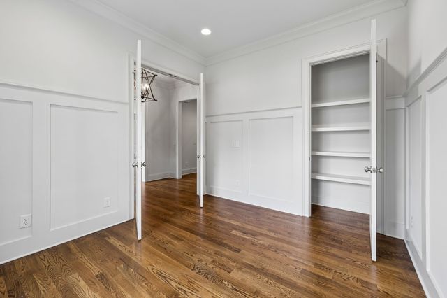 4040 Russellwood Dr, Nashville, TN 37204