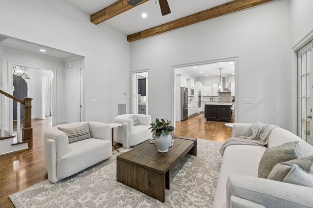 4040 Russellwood Dr, Nashville, TN 37204