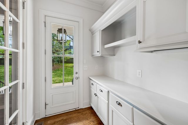 4040 Russellwood Dr, Nashville, TN 37204