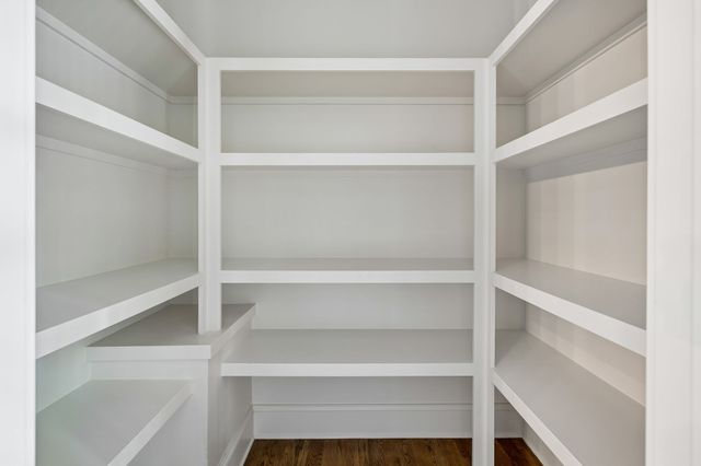 4040 Russellwood Dr, Nashville, TN 37204