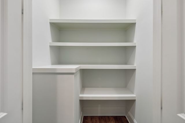 4040 Russellwood Dr, Nashville, TN 37204