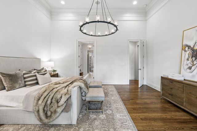 4040 Russellwood Dr, Nashville, TN 37204