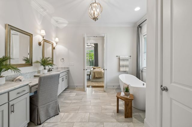 4040 Russellwood Dr, Nashville, TN 37204