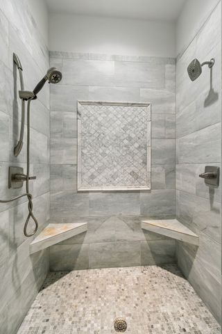 4040 Russellwood Dr, Nashville, TN 37204