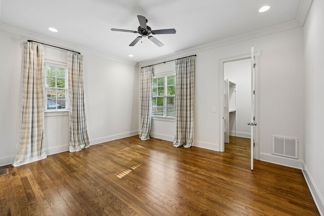 4040 Russellwood Dr, Nashville, TN 37204