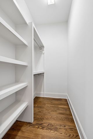 4040 Russellwood Dr, Nashville, TN 37204