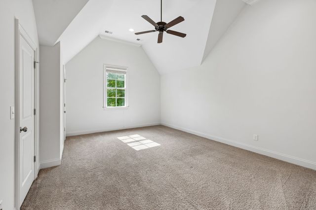 4040 Russellwood Dr, Nashville, TN 37204